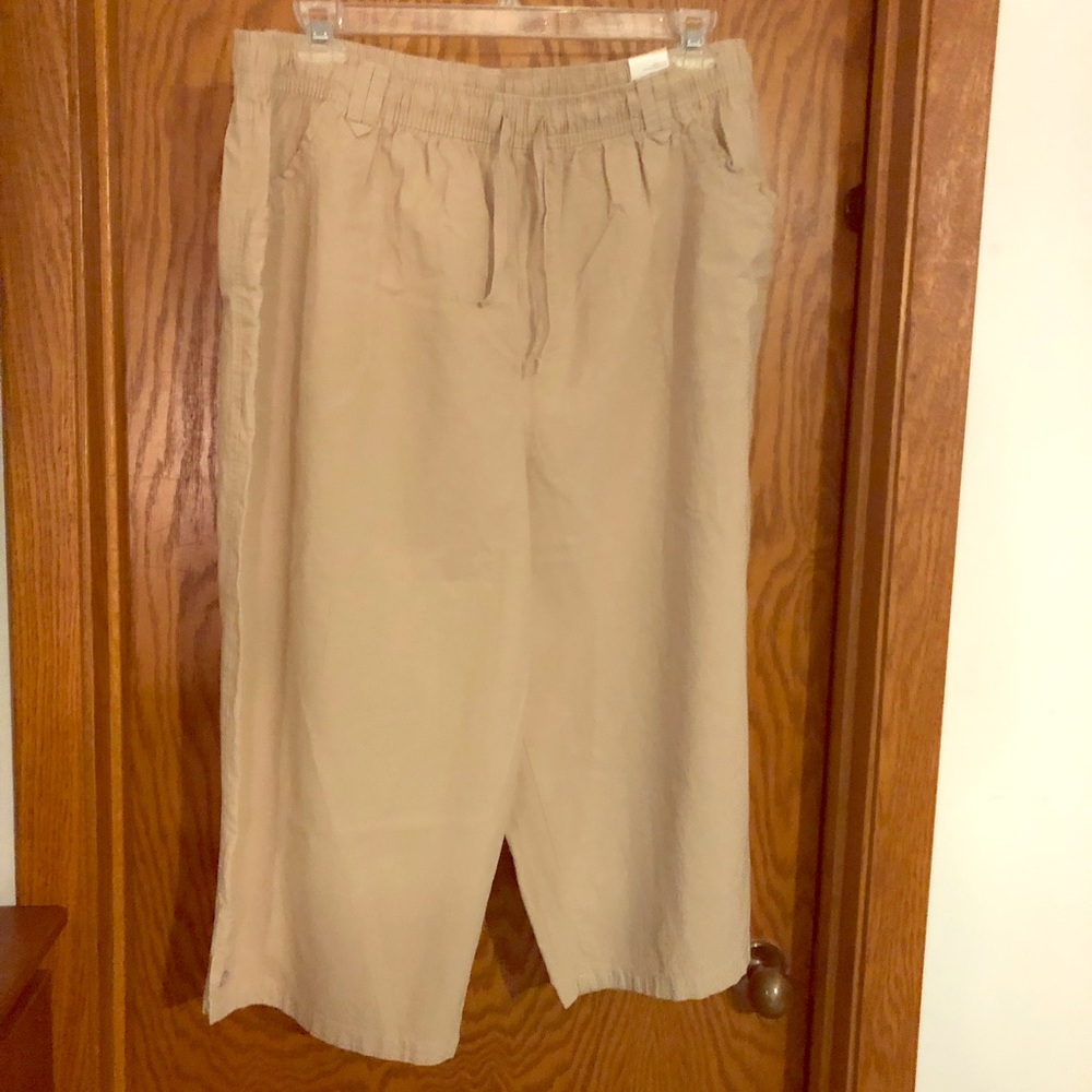 Capri Pants khaki size 2x NEW